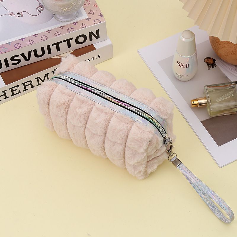 Estojo Necessaire Feminino Pelúcia Escolar Maquiagem